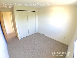214 Orchard Ct in Red Lion, PA - Building Photo - Building Photo
