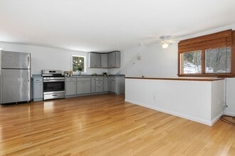 47 Lake St in Middleton, MA - Building Photo - Building Photo