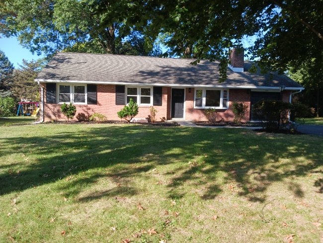 property at 1722 Billview Dr