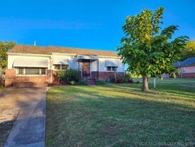 2443 N Quaker Ave in Tulsa, OK - Building Photo