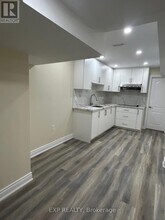 10 Alicewood Grove in Brampton, ON - Building Photo - Building Photo