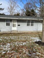 1329 Millerwood Dr in Lebanon, IN - Building Photo