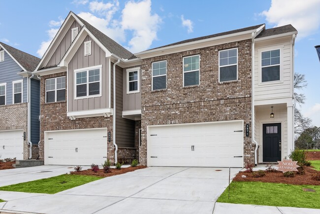 Carlton Crossing in Loganville, GA - Foto de edificio - Building Photo