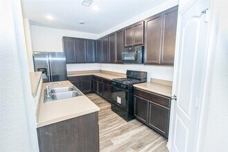 13143 Montane Manor Ln in Houston, TX - Building Photo - Building Photo