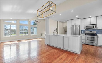 5458 Bayberry Dr, Unit 98-207 in Norfolk, VA - Building Photo - Building Photo