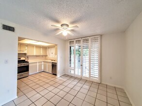 42800 Virginia Ave in Palm Desert, CA - Building Photo - Building Photo