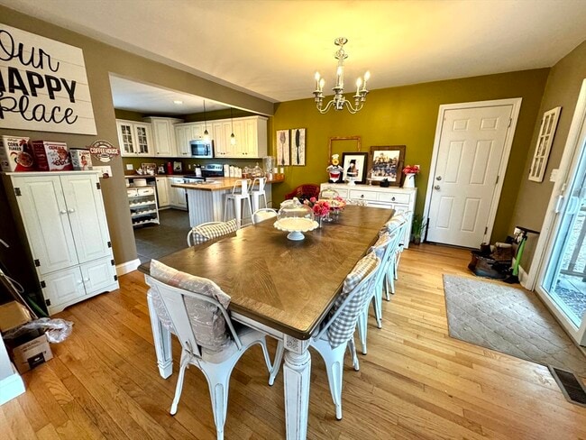 1118 Trapelo Rd in Waltham, MA - Building Photo - Building Photo