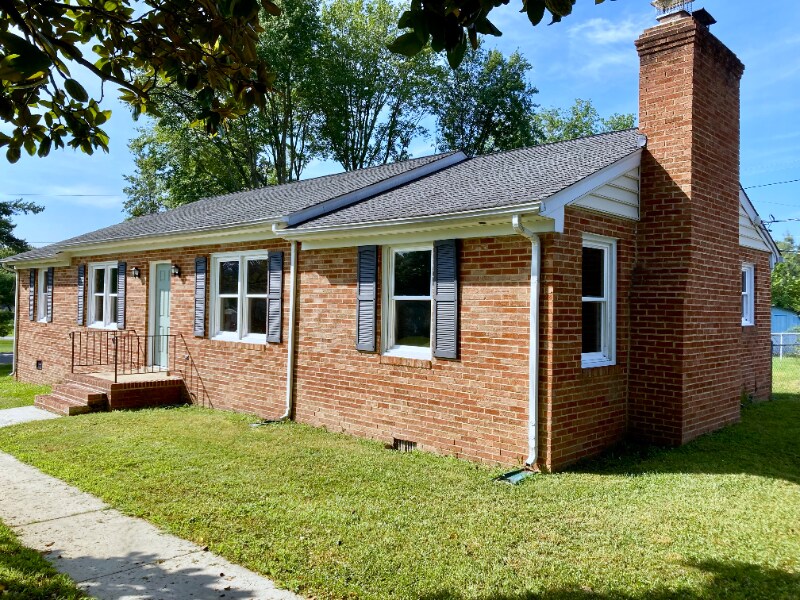 10429 W Providence Rd in Richmond, VA - Building Photo