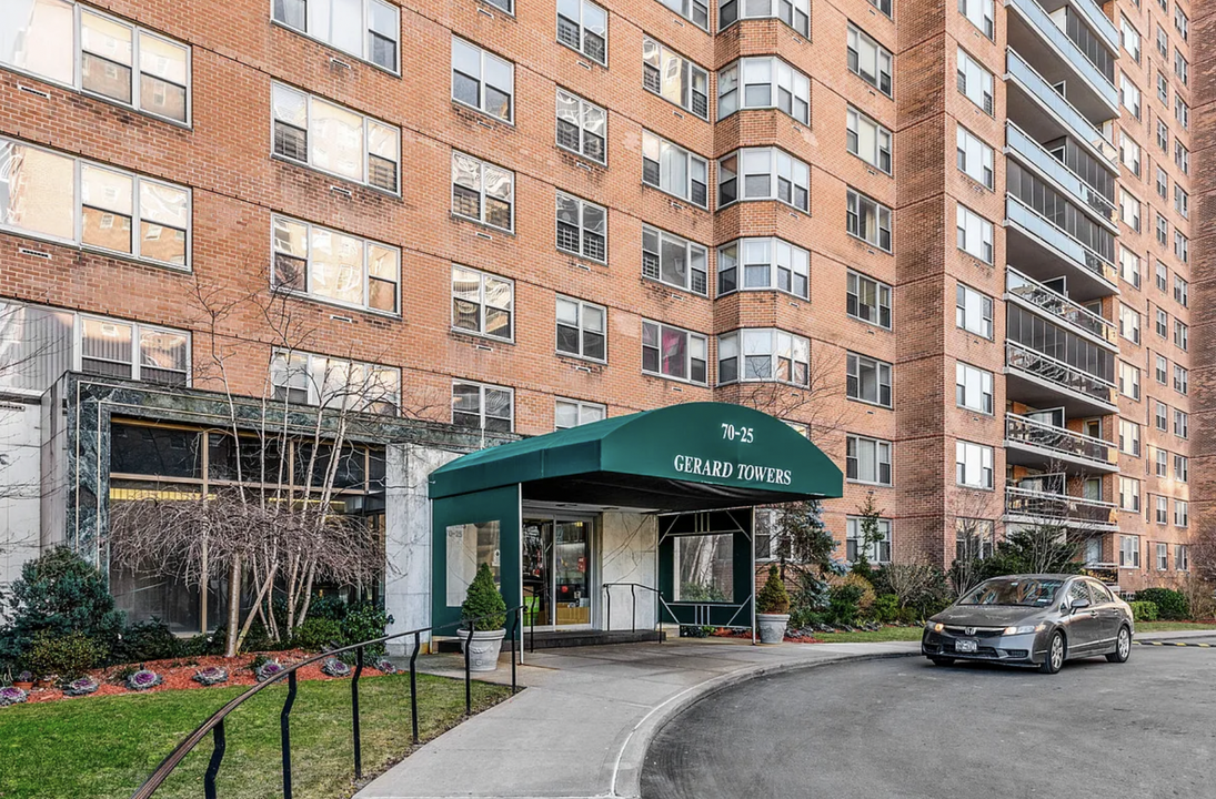 7025 Yellowstone Blvd in Queens, NY - Building Photo