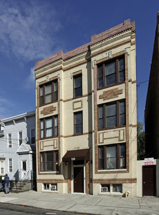 134 Winfield Ave in Jersey City, NJ - Building Photo - Building Photo