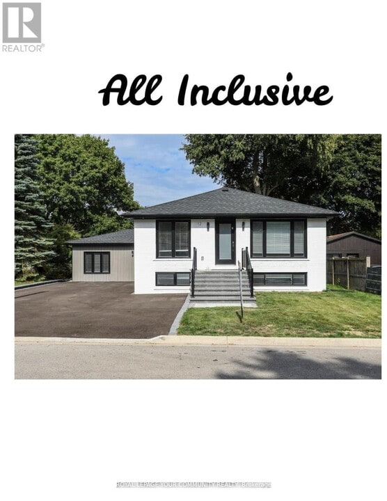 12 Kemano Rd in Aurora, ON - Building Photo