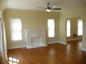 435 1/2 N Sierra Bonita Ave, Unit 435.5 in Los Angeles, CA - Building Photo - Building Photo