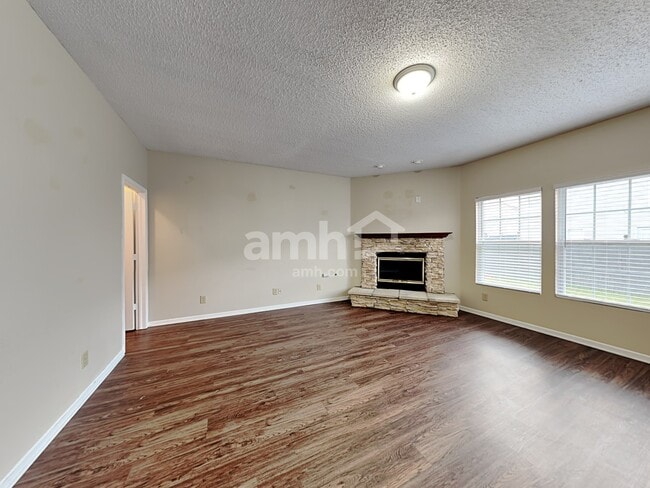 9471 W Quarter Moon Dr in Pendleton, IN - Building Photo - Building Photo