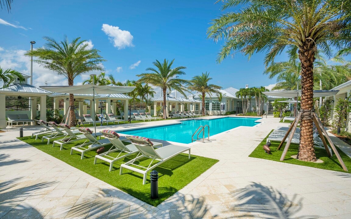 Cortland Delray Station in Delray Beach, FL - Foto de edificio