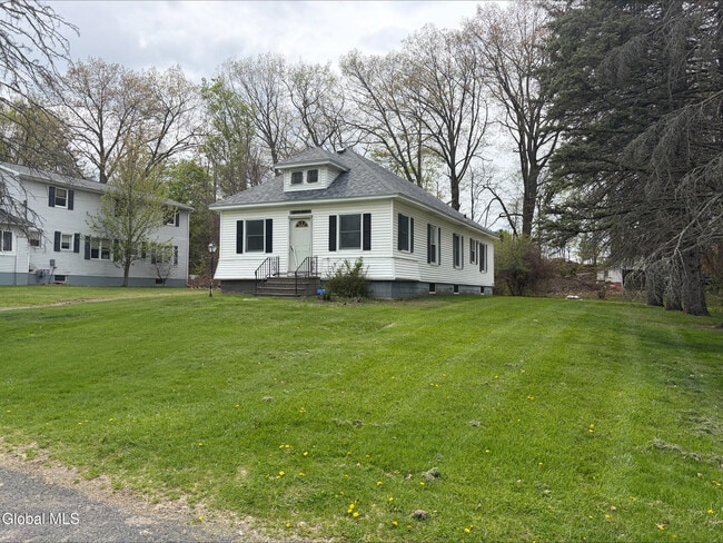 property at 5 Mockingbird Hill