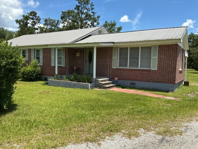 714 N Macon St in Ludowici, GA - Building Photo - Building Photo
