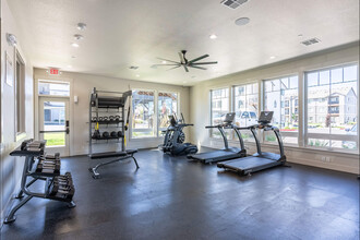 Cascade Place Apartment Homes in Molalla, OR - Building Photo - Building Photo