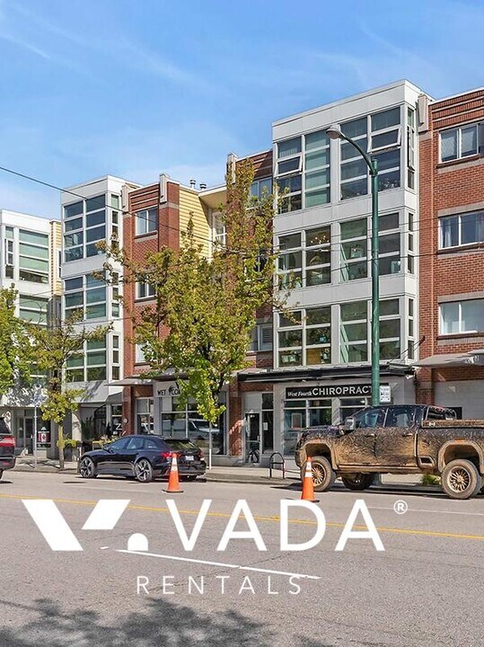 2929 W 4th Ave in Vancouver, BC - Building Photo