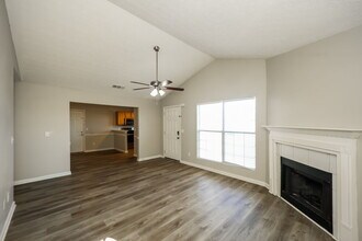 220 Willow Springs Dr in Jonesboro, GA - Building Photo - Building Photo