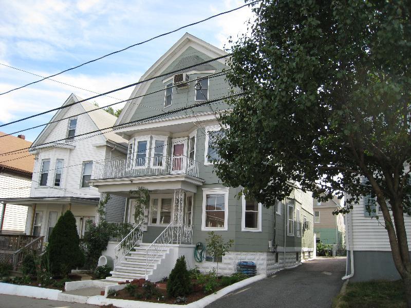 10 Evergreen Ave, Unit 3 in Somerville, MA - Foto de edificio