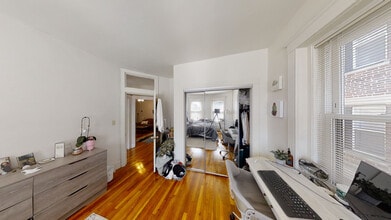 52 Cummings Rd, Unit 3 in Boston, MA - Foto de edificio - Building Photo
