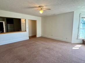 424 W 8th St in York, NE - Foto de edificio - Building Photo