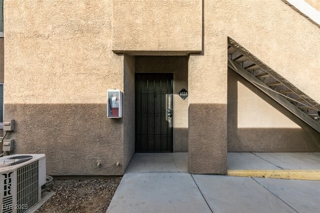 5525 W Flamingo Rd