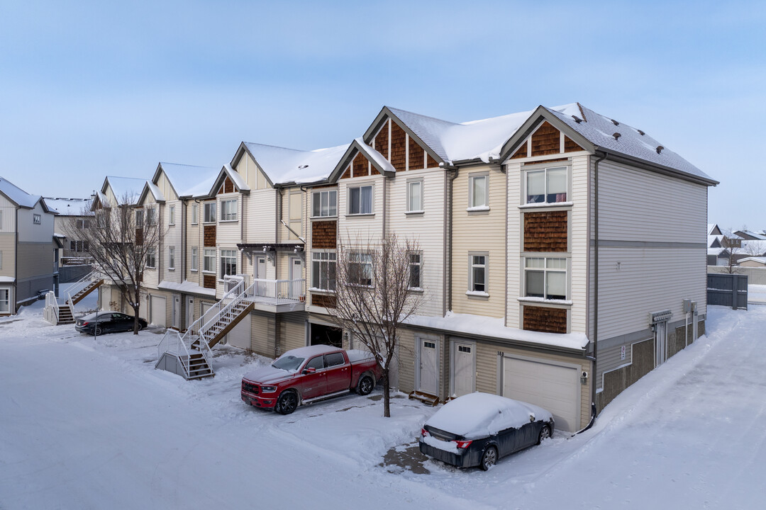 267 Copperstone Cove SE in Calgary, AB - Building Photo