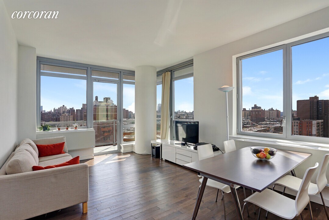 321 W 110th St-Unit -: 17A in New York, NY - Building Photo