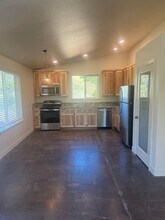 15671 Swasey Dr in Redding, CA - Building Photo - Building Photo