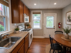 1577 Old York Rd, Unit 2 in Abington, PA - Foto de edificio - Building Photo