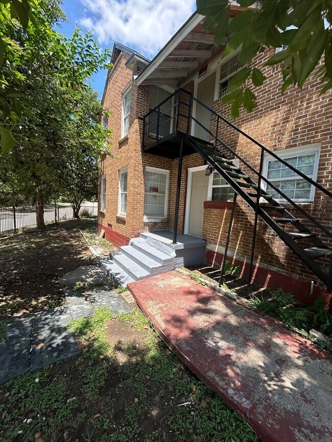 650-654 W Neely St in Dallas, TX - Building Photo - Building Photo