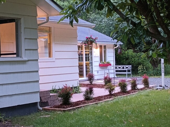 property at 711 N Third St