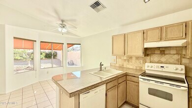 413 N Flint St in Gilbert, AZ - Building Photo - Building Photo