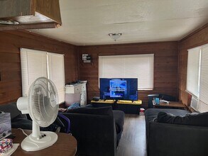 12300 Phillips Ln in Gibsonton, FL - Building Photo - Building Photo