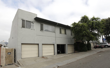 Off Broadway Apartments in Oakland, CA - Building Photo - Building Photo