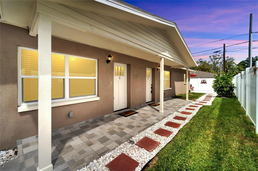 1462 Cleveland St in Clearwater, FL - Building Photo