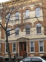 18-24 Cornelia St in Flushing, NY - Building Photo