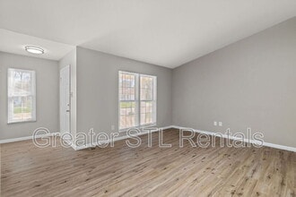 208 Laurelwood Dr in St. Peters, MO - Building Photo - Building Photo