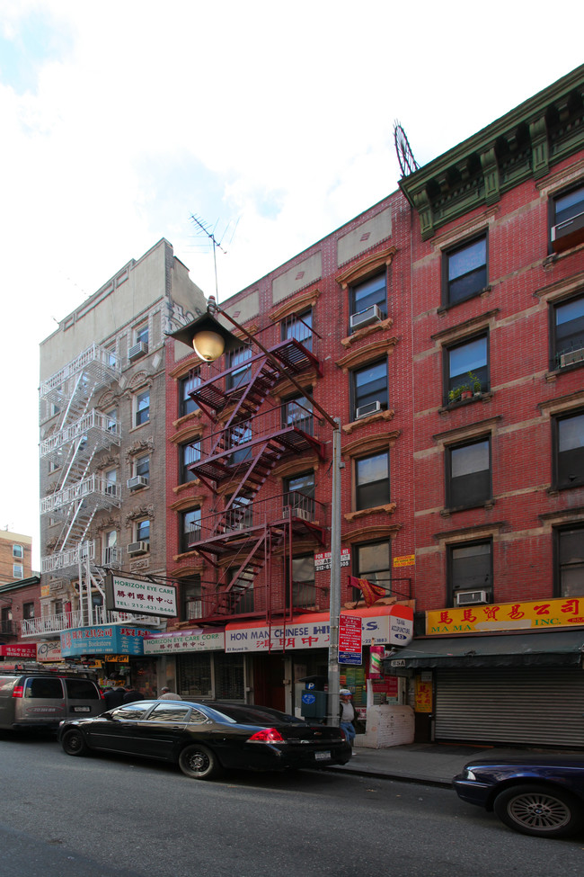 83 Bayard St in New York, NY - Building Photo - Building Photo