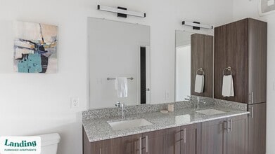 217 S Garland Ave, Unit 1212 in Garland, TX - Foto de edificio - Building Photo