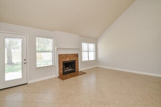 21026 Bent Lake Dr in Katy, TX - Building Photo - Building Photo