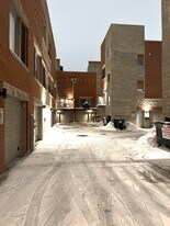 860 N Elston Ave in Chicago, IL - Building Photo