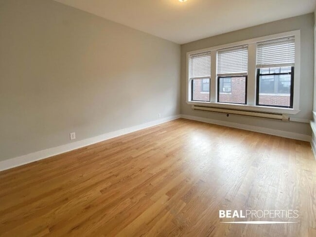 property at 4417 N Wolcott Ave