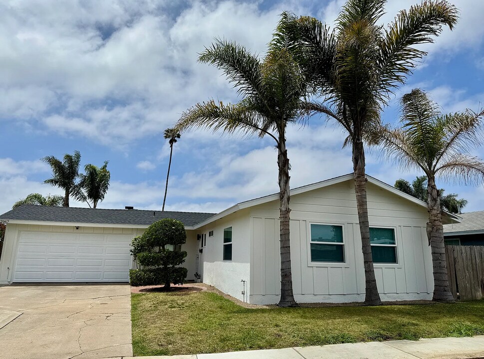 2967 Naugatuck Ave in San Diego, CA - Building Photo