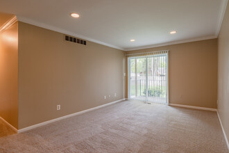 Kings Forest Apartments in Riverview, MI - Building Photo - Interior Photo