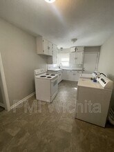 1851 S Grove St in Wichita, KS - Building Photo - Building Photo