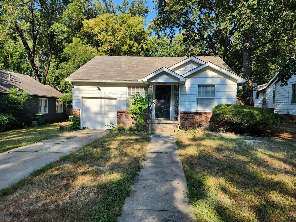 1112 N Taylor St in Little Rock, AR - Foto de edificio
