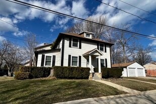 114 Michigan Ave in Highwood, IL - Building Photo