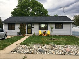 2739 S Knox Ct in Denver, CO - Building Photo